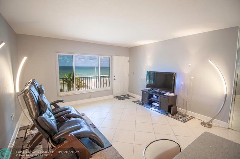 300 Oregon St #304, Hollywood, FL 33019
