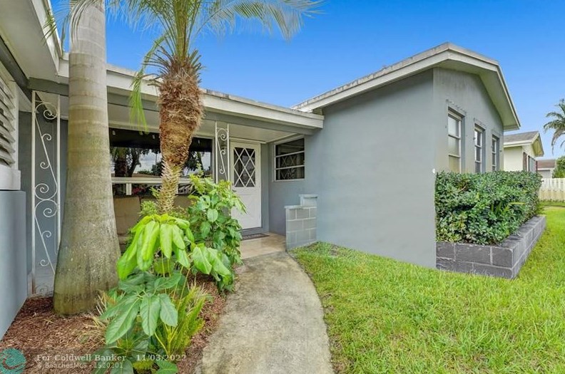 7470 Polk St, Hollywood, FL 33024-7235