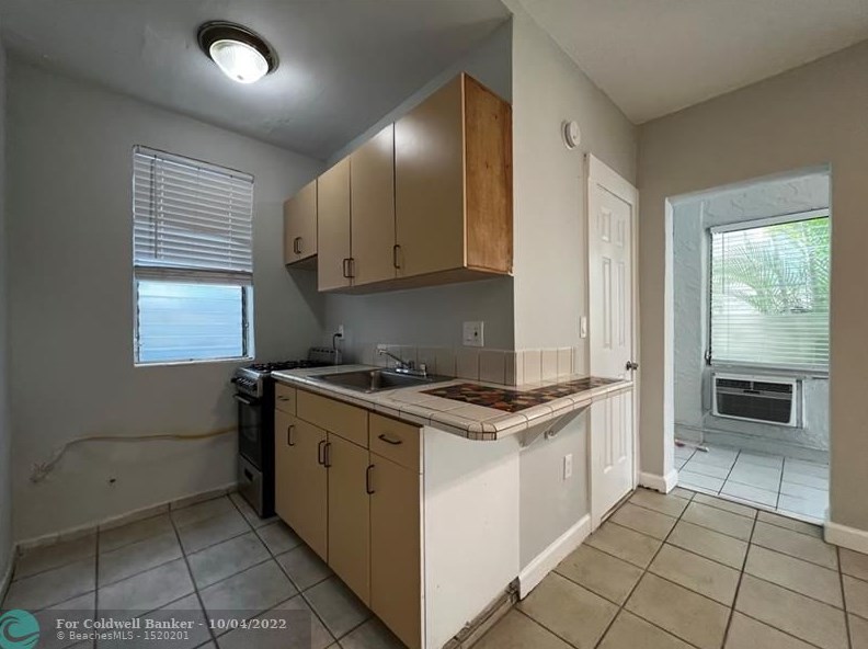 1507 Meridian Ave, Miami Beach, FL 33139-3404