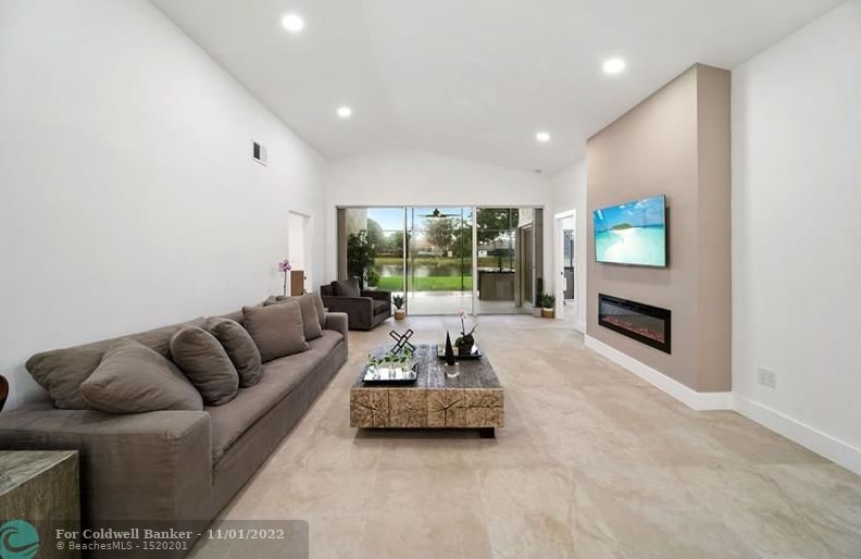 10367 Sunset Bend Dr, Boca Raton FL  33428-1818 exterior