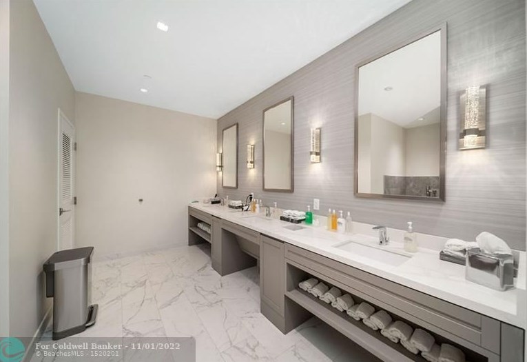 10367 Sunset Bend Dr, Boca Raton FL  33428-1818 exterior