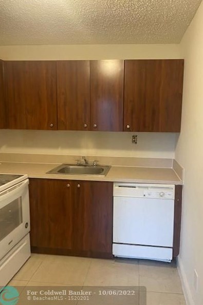 308 Meadows Cir, Boynton Beach, FL 33436