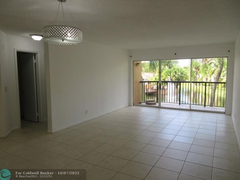 8871 Wiles Rd, Pompano Beach, FL