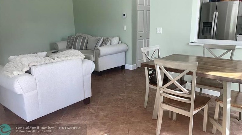 102 Freedom Ct, Pompano Beach, FL 33442-9122