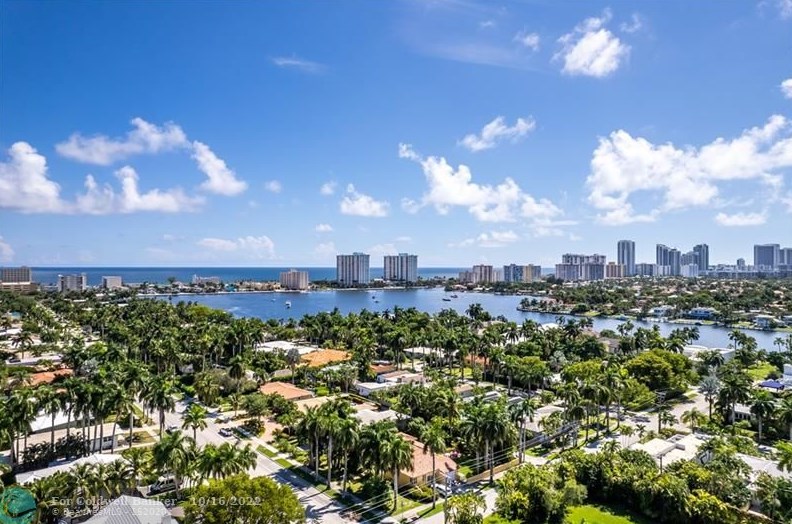 956 Harrison St, Hollywood FL 33020-6805 exterior