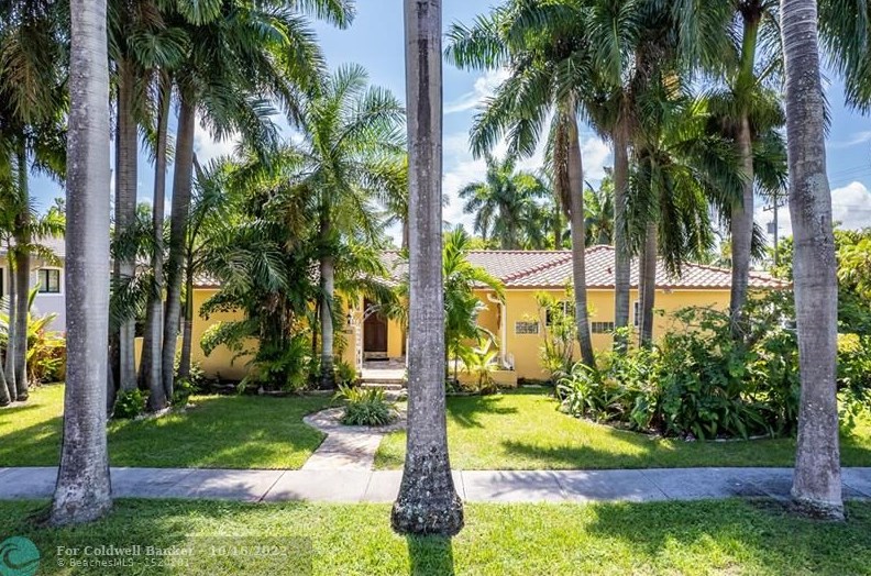 956 Harrison St, Hollywood FL 33020-6805 exterior