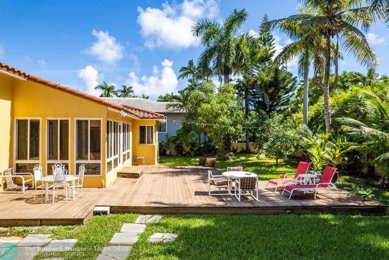 956 Harrison St, Hollywood FL 33020-6805 exterior