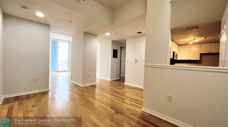 255 Evernia St #1015, West Palm Beach, FL 33401