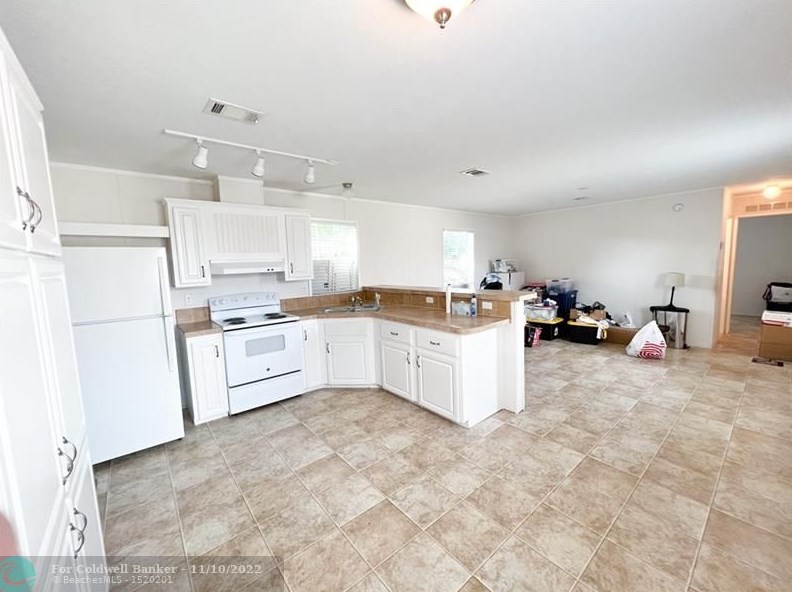 10140 Marlin Dr, Boca Raton, FL 33428-5424