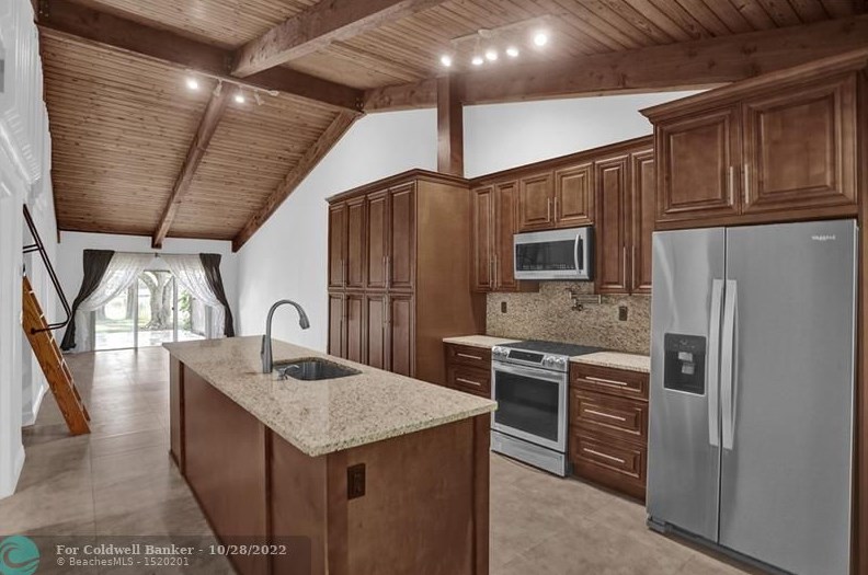 1900 Seagrape Ave, Hollywood, FL 33026-2461