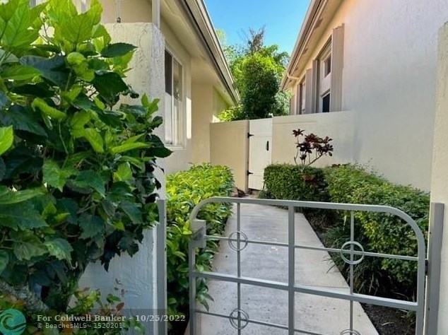 5310 26th Cir, Boca Raton, FL 33496-2219