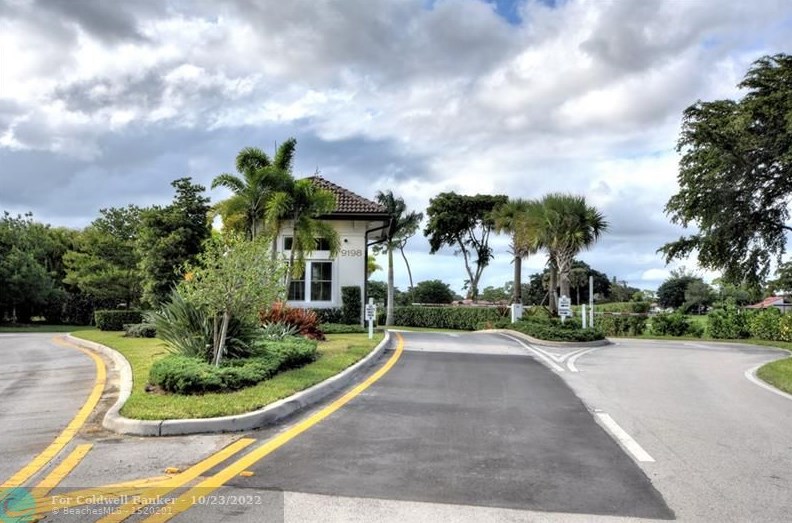 9256 Vista Del Lago, Boca Raton FL  33428-3195 exterior