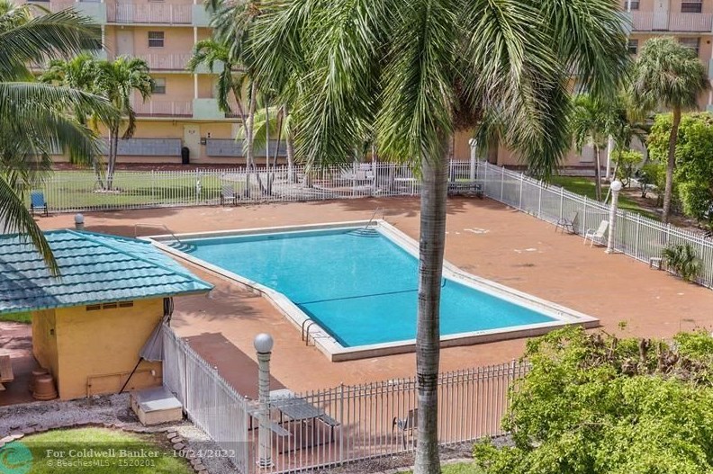1655 W 44th Pl #450, Hialeah, FL 33012