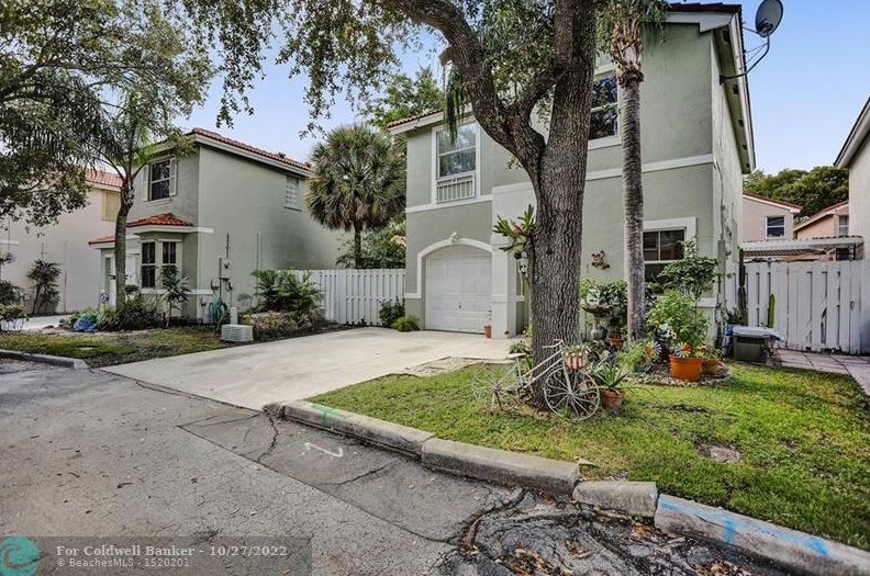 4000 Tree Tops Rd, Hollywood, FL 33026-1183