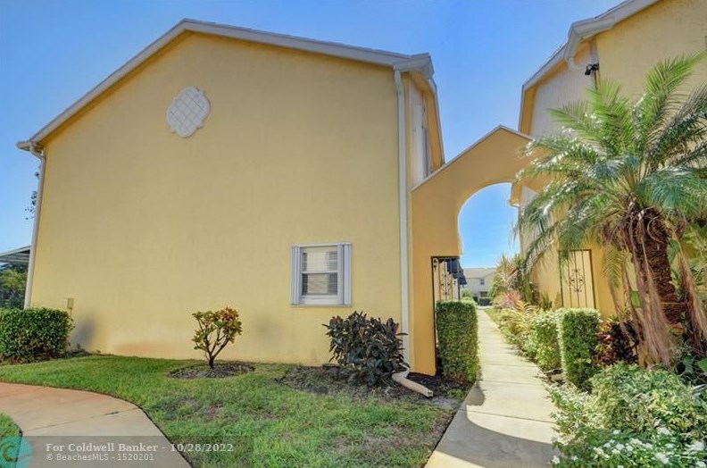 363 Waterside Dr, Lake Worth, FL 33462-6173