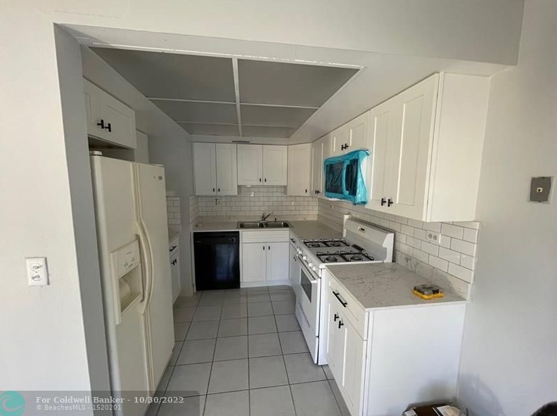 8432 W Missionwood Dr #b-37, Hollywood, FL