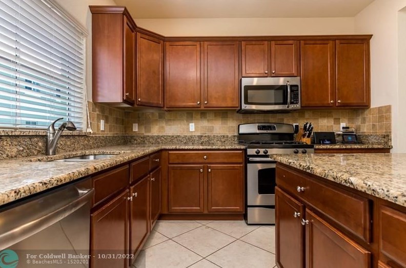 37 Nw Hawthorne Pl #37, Boca Raton, FL 33432