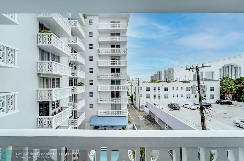 1020 Meridian Ave, Miami Beach FL  33139-8312 exterior