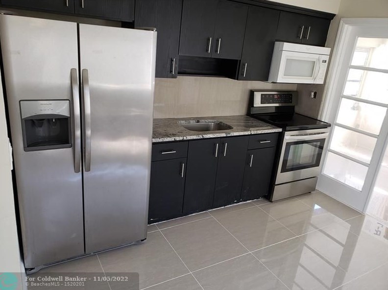 2540 Wiley St, Hollywood, FL 33020