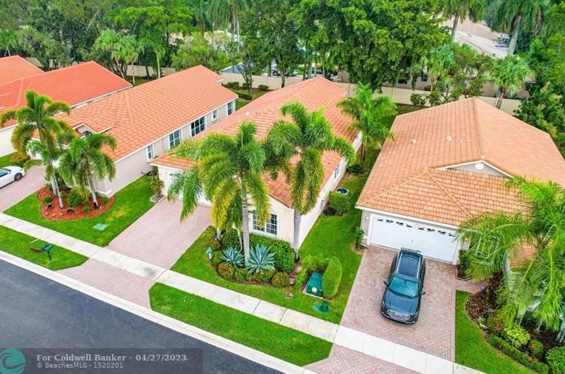 9796 Lemonwood Dr, Boynton Beach FL  33437-5452 exterior