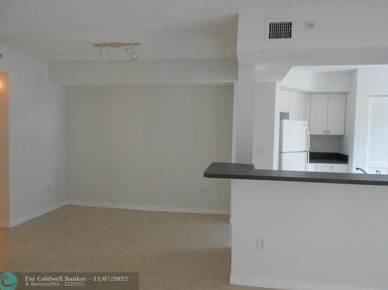 9620 Nw 2nd St #201, Hollywood, FL 33024