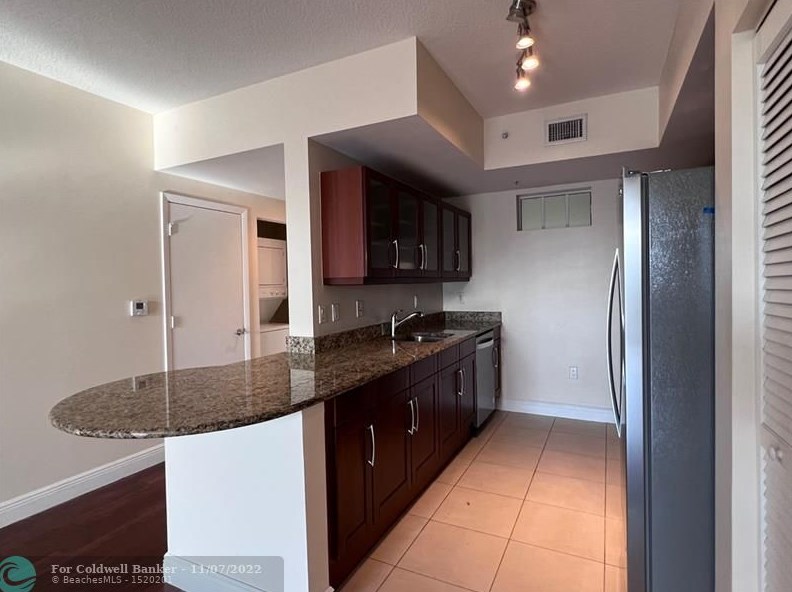 7280 Sw 90th St #207, Miami, FL 33156