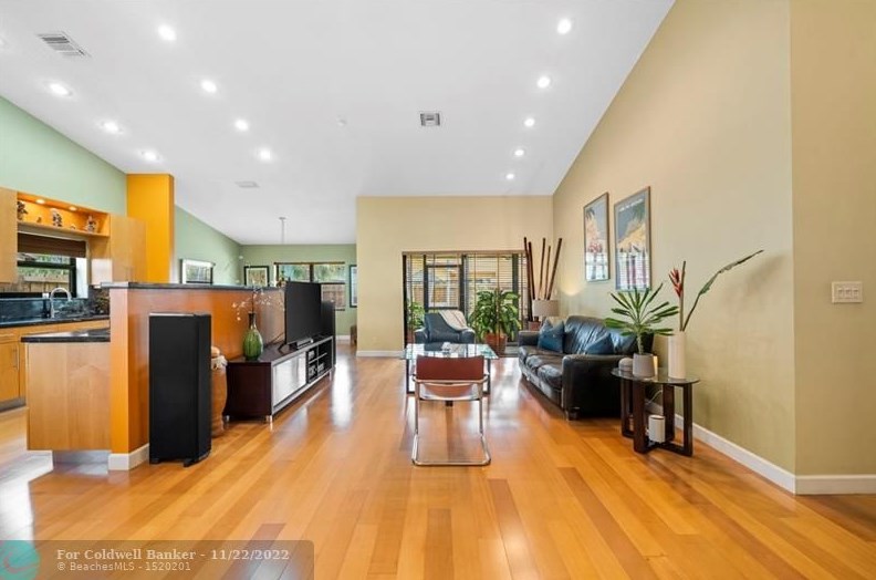 707 Se 3rd Ct, Dania Beach, FL 33004