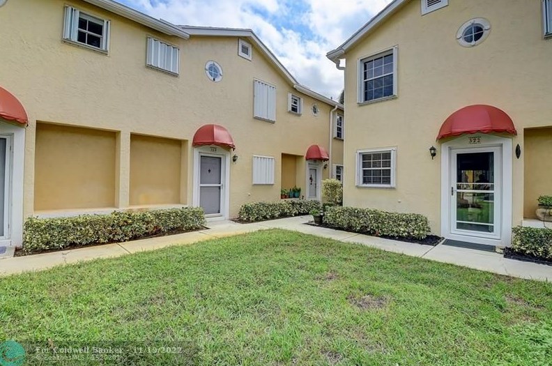 370 Waterside Dr, Lake Worth, FL 33462-6174