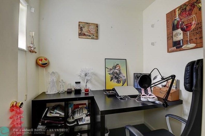 370 Waterside Dr, Lake Worth FL 33462-6174 exterior