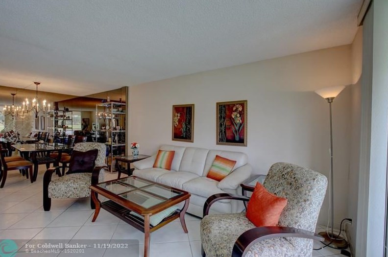 9320 Hollybrook Lake Dr, Hollywood FL  33025-1627 exterior