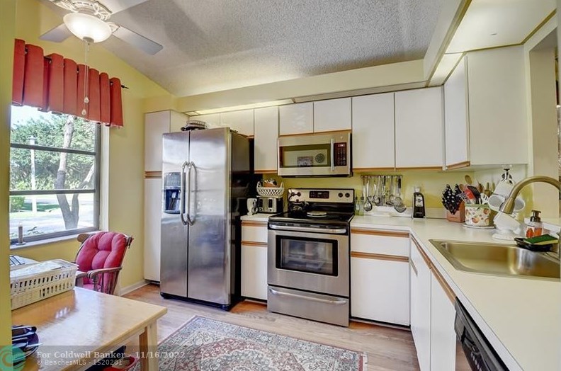8040 Hiddenview Ter, Boca Raton, FL 33496-5151