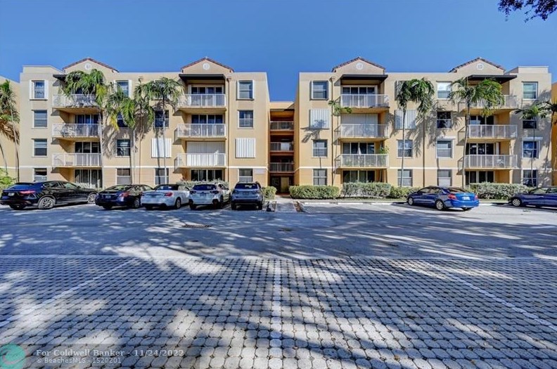 649 E Sheridan St #203, Dania Beach, FL 33004