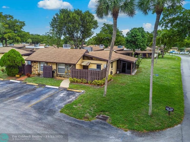 300 Briarwood Cir, Hollywood, FL 33024-1311