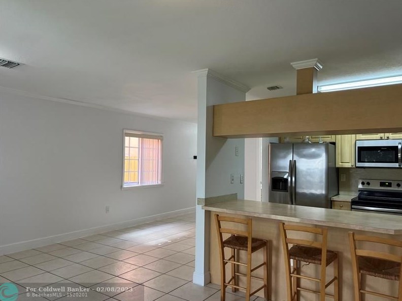 9425 77th Ct, Miami FL  33156-7698 exterior