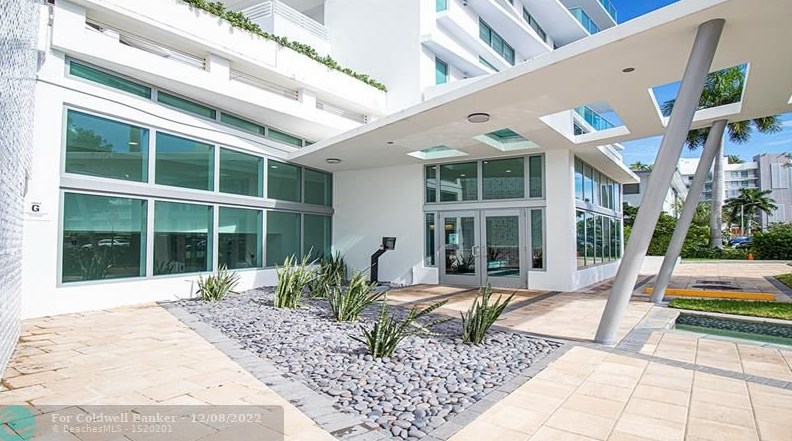 1133 102nd St #702, Miami, FL 33154