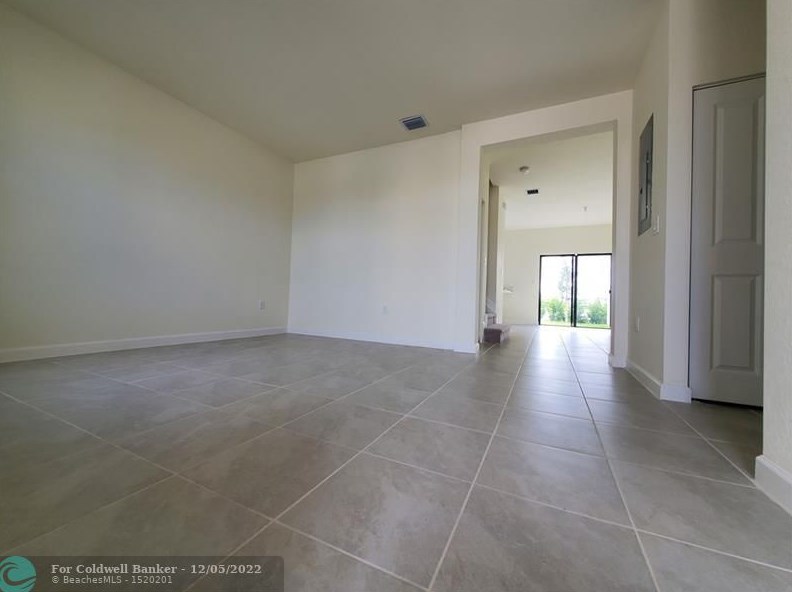 3220 W 114th Terrace, Hialeah, FL 33018