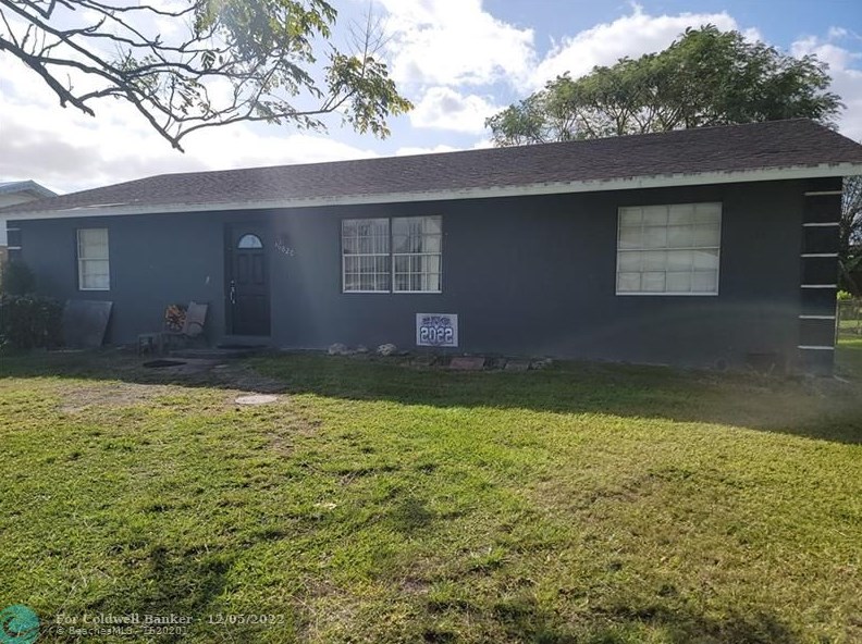 36820 5th St, Canal Point, FL 33438