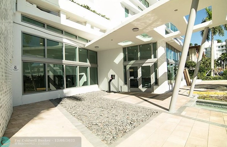 1133 102nd St #303, Miami, FL 33154