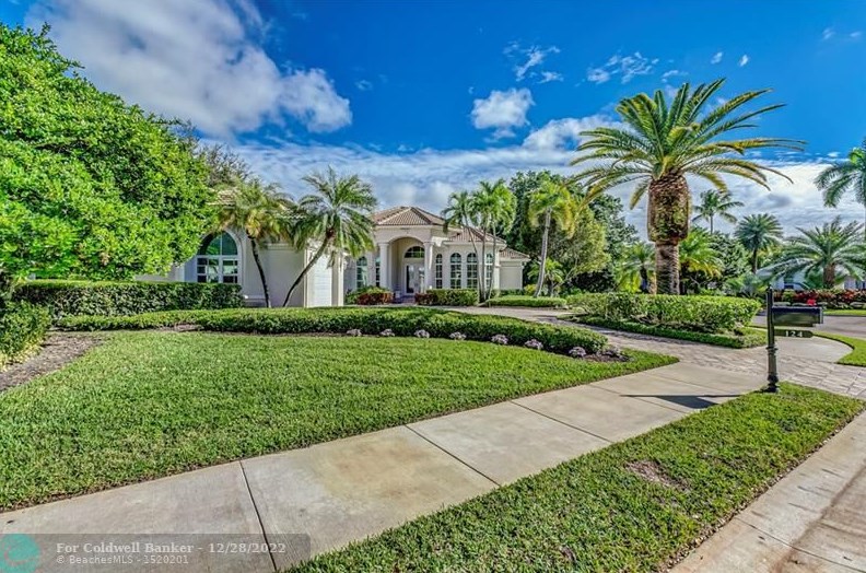 124 Pembroke Dr, West Palm Beach, FL 33418-4611