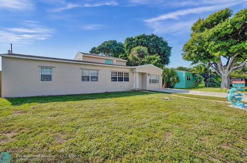 1745 12th Ct, Lake Worth, FL 33460