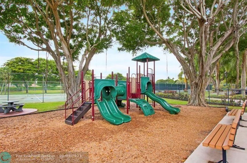 18596 Woodstream Dr, Boca Raton FL 33498-6332 exterior