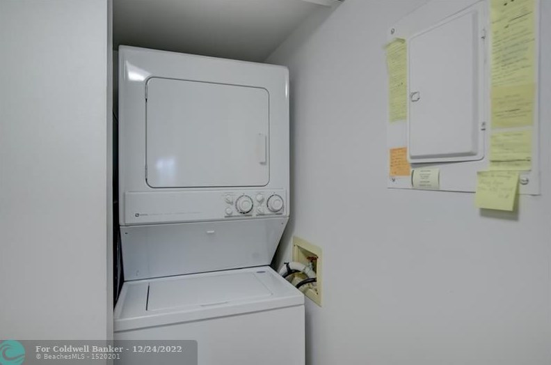 1201 Ocean Dr, Hollywood FL 33019-2121 exterior