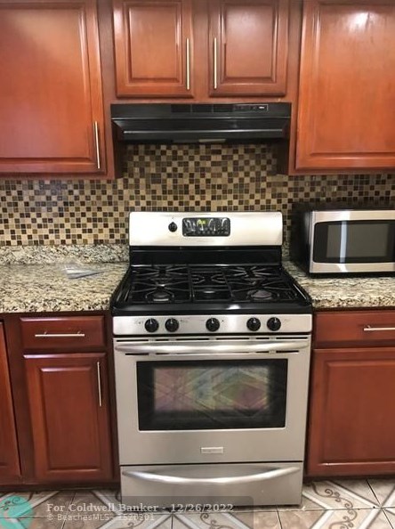 6609 Arbor Dr, Hollywood, FL 33023