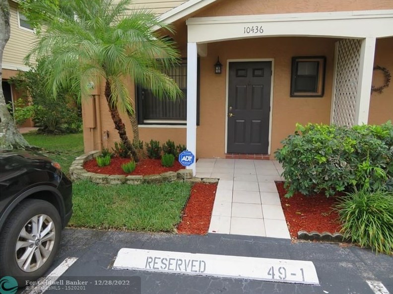 10436 Nw 6th St, Hollywood, FL 33026