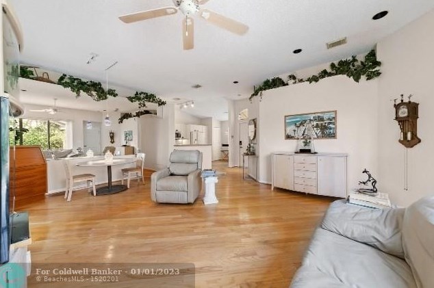 1101 Scarlet Oak St, Hollywood FL  33019-4804 exterior