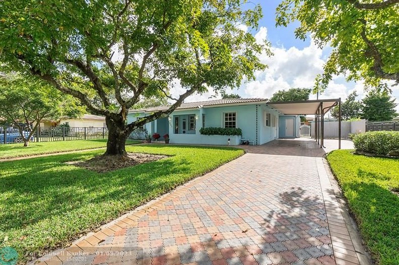 560 190th St, Miami, FL 33169-3907