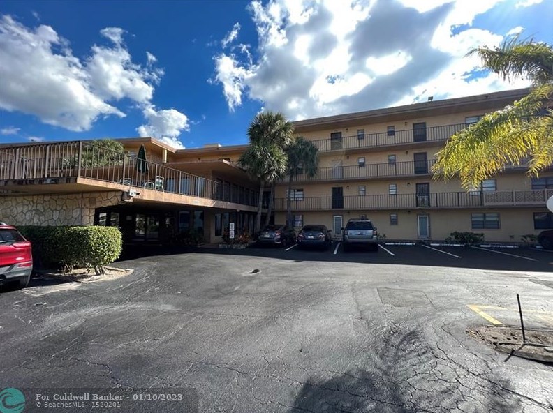 9370 Sw 8th St Apt 116, Boca Raton, FL 33428