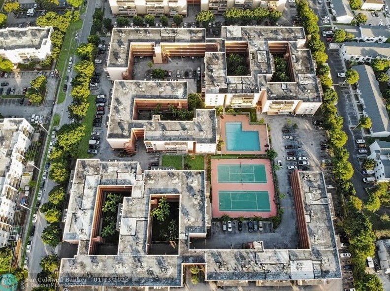 1990 W 56th St #1427, Hialeah, FL 33012