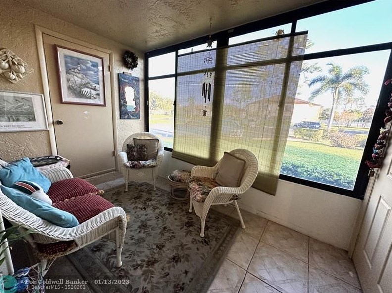 231 Pine Hov Cir, Lake Worth, FL 33463-9240