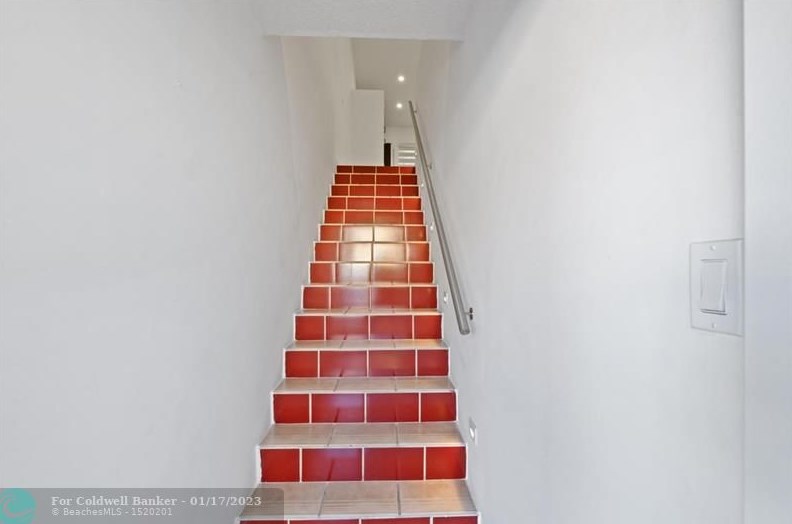 7825 W 36th Ave #203, Hialeah, FL 33018